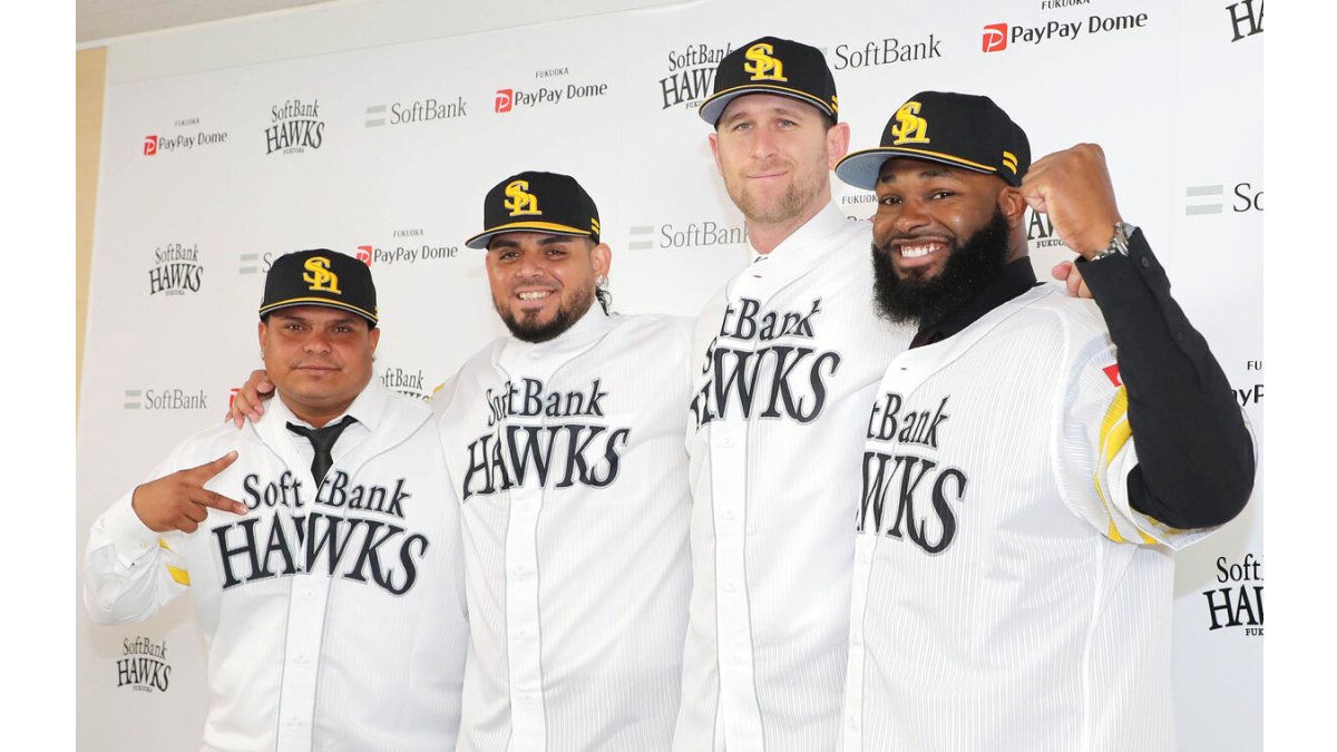 ソフトバンク】オスナ、アストゥディーヨが入団会見 守護神と中軸候補