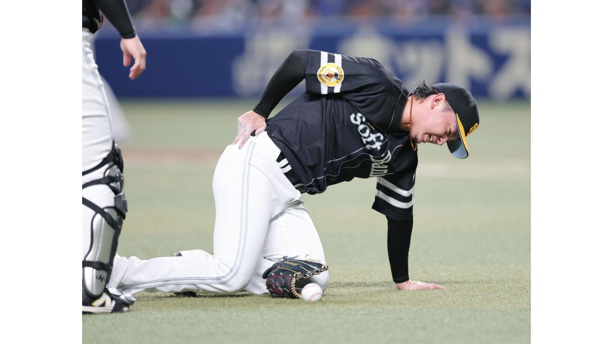 ソフトバンク】東浜巨、打球が右腰付近直撃し悶絶 今季チーム最短3回