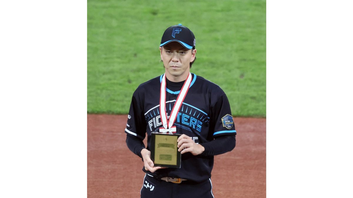 日本ハム】宮西尚生が連盟表彰 NPB史上初の400ホールド達成 今季