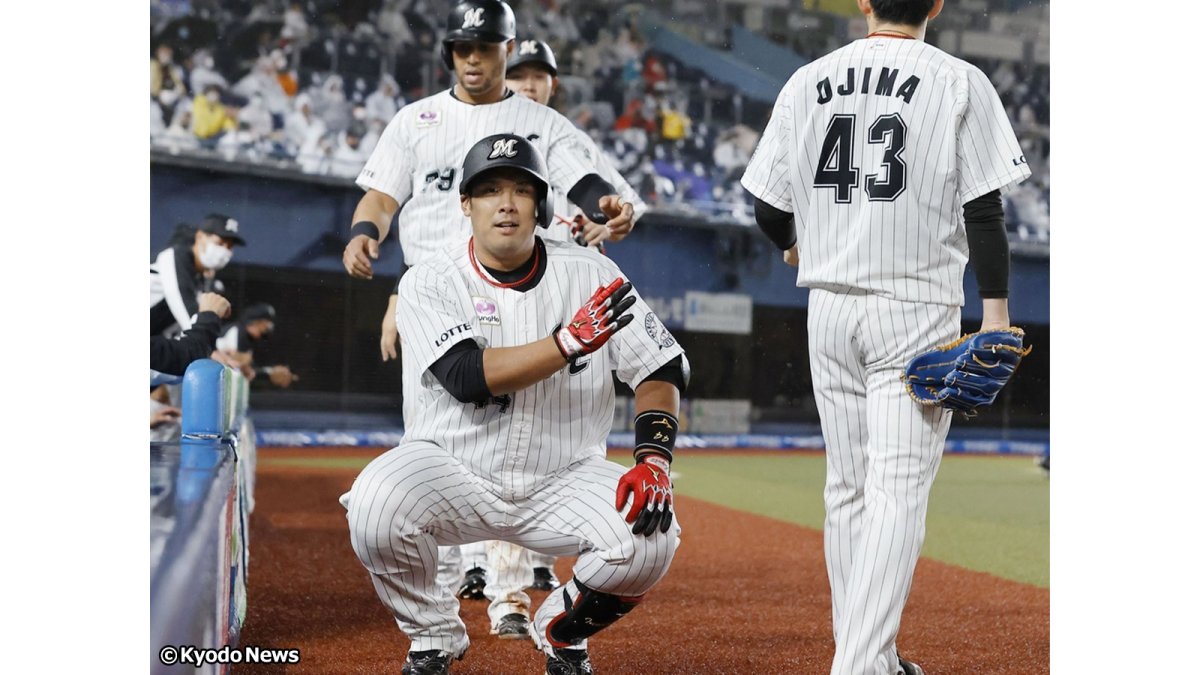 千葉ロッテ上野選手15が使っていたスパイク 引き出し、逆方向、ロングティー、タイミング…ロッテ・井上晴哉のプロ