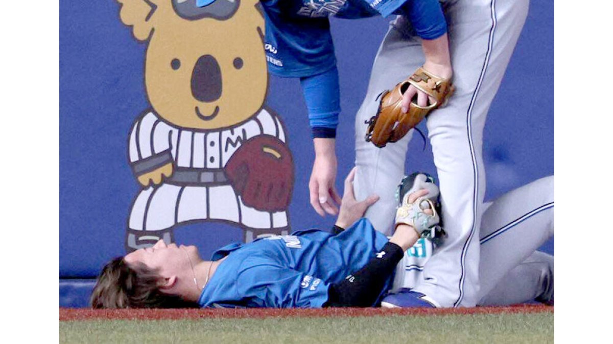 日本ハム】矢沢宏太を抹消 16日フェンス激突 左膝付近打撲で再検査へ