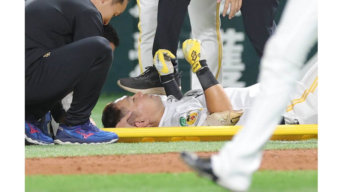 パCS】後頭部打撲のソフトバンク中村晃は別メニュー 遅れて球場入り
