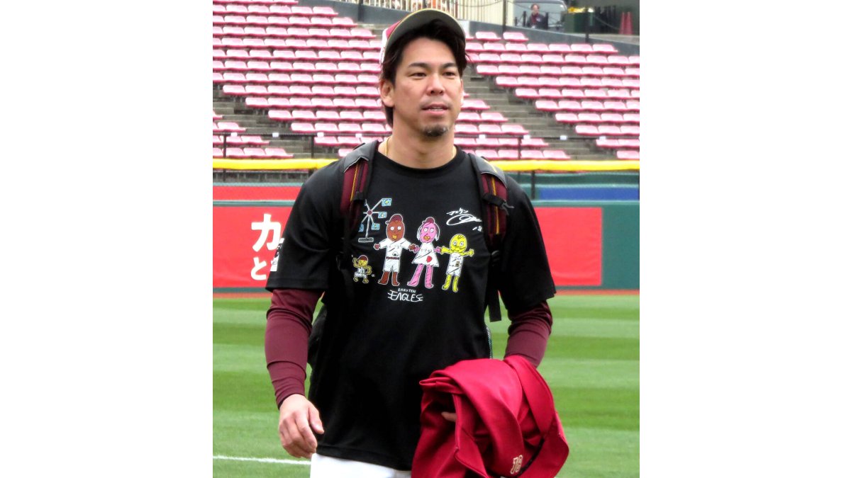 楽天】前田健太、自身がデザインした「マエケン画伯Tシャツ」で記念