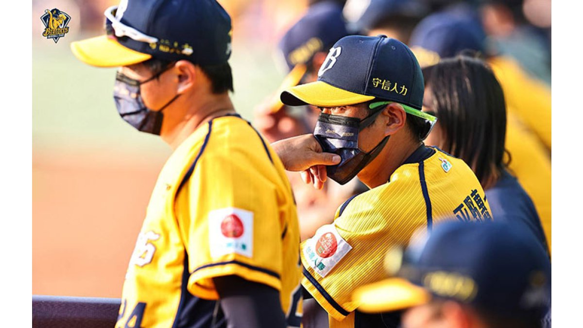 台湾プロ野球便り】V2達成、中信兄弟・林威助監督支えた平野恵一打撃