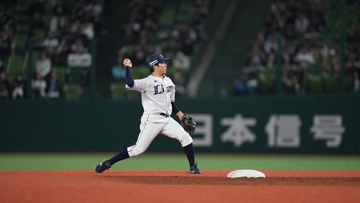 埼玉西武ライオンズ 山野辺翔選手 - ビジターユニフォーム | Mercari