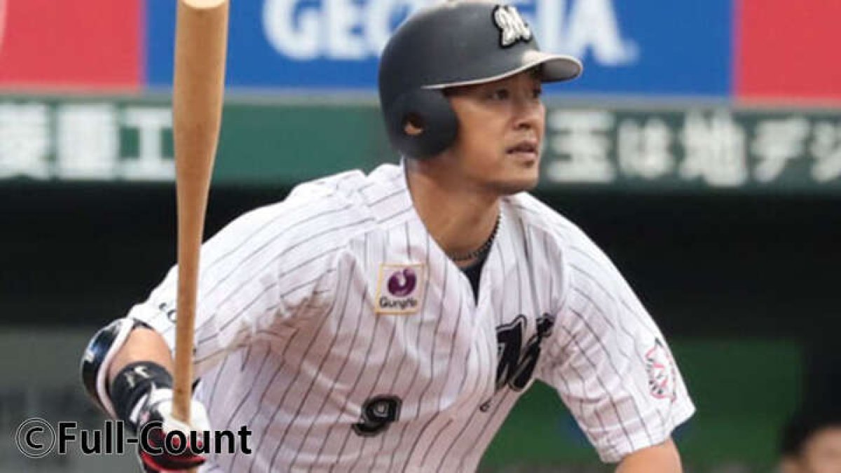 千葉ロッテ福浦、史上52人目の2000安打達成 第4打席で右翼線