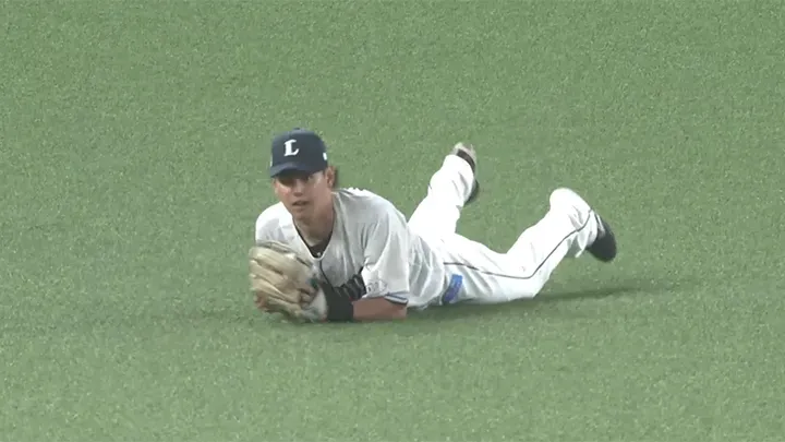 A diving catch saves the day! Mitsui GG Award winner Manaya Nishikawa 's brilliant defense