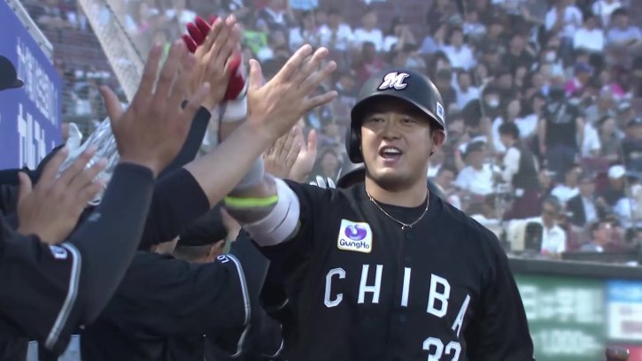 高めを振り抜いた!! マリーンズ・佐藤都志也 ライトスタンドへ先制満塁ホームラン!! 2026年6月30日 東北楽天ゴールデンイーグルス 対 千葉ロッテマリーンズ