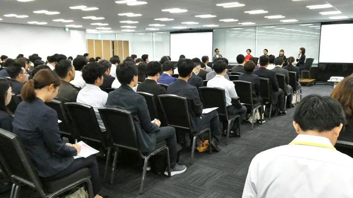 プロ野球業界で働くきっかけに。7年ぶり現地開催「パ・リーグ スポーツ転職フェア2026 夏 by doda」レポート